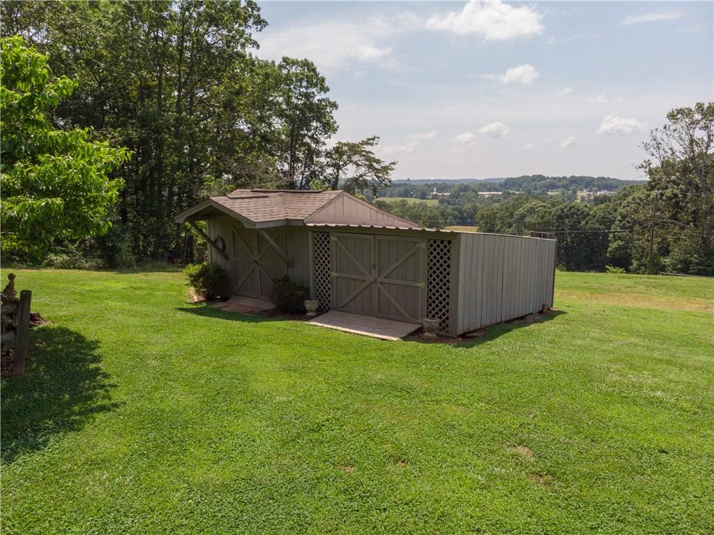 611 Black Oak Ridge Road Taylorsville, NC 28681 - Photo 5 of 36 Gallery Image 5