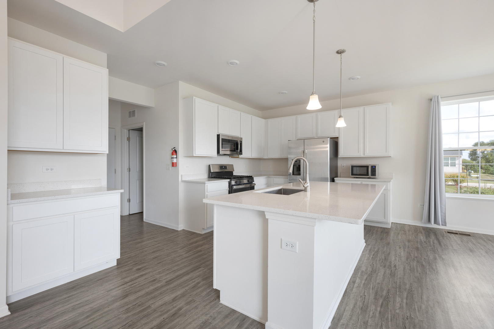 9156 Ritz Court Huntley, IL 60142 - Photo 7 of 21 Gallery Image 7