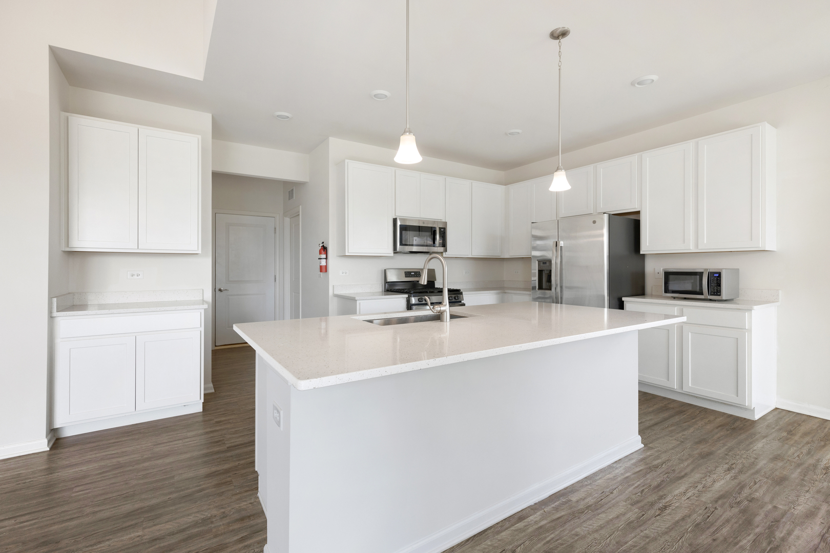9156 Ritz Court Huntley, IL 60142 - Photo 8 of 21 Gallery Image 8