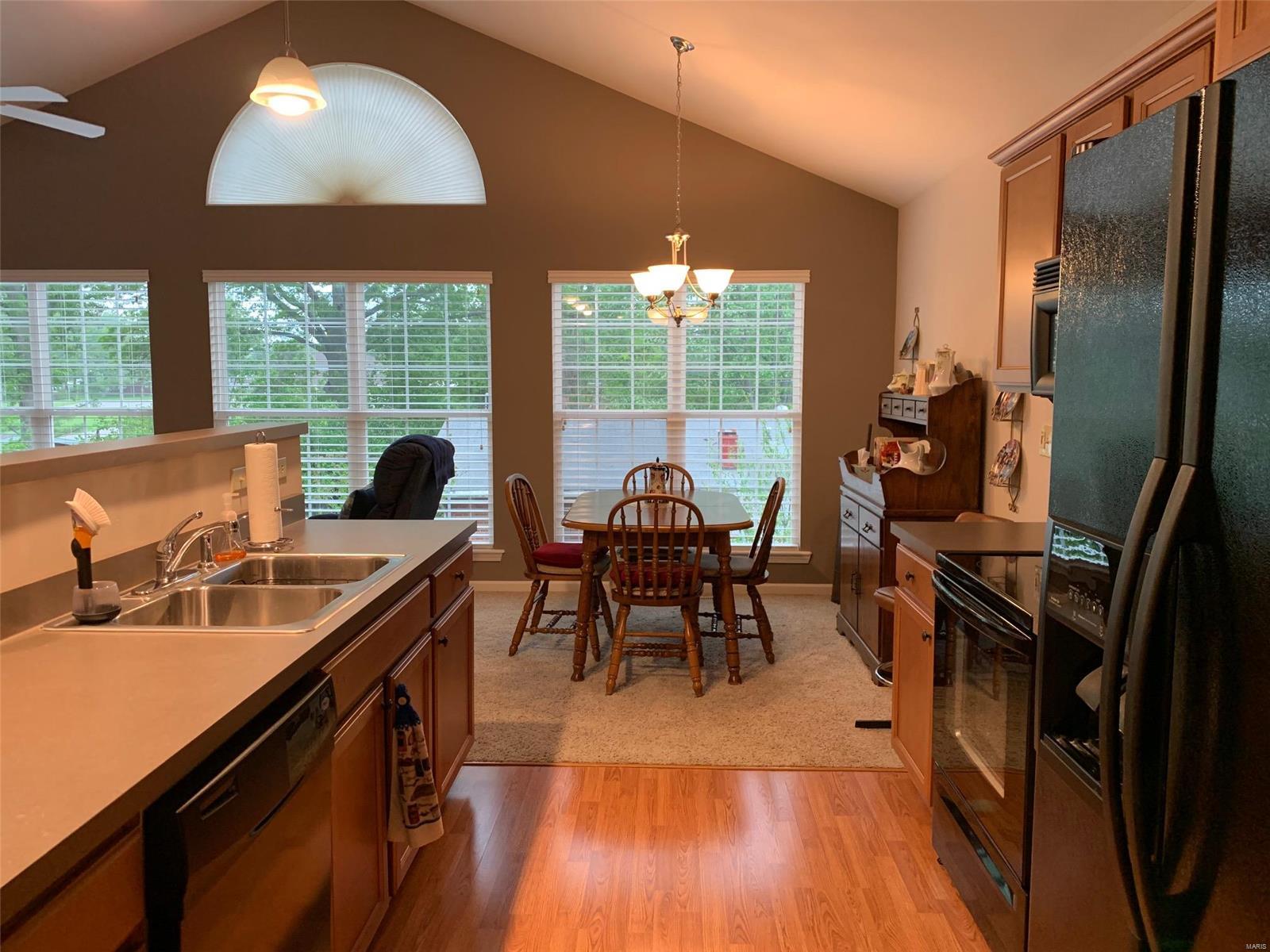 4912 Castlegate Lane Godfrey, IL 62035 - Photo 4 of 19 Gallery Image 4