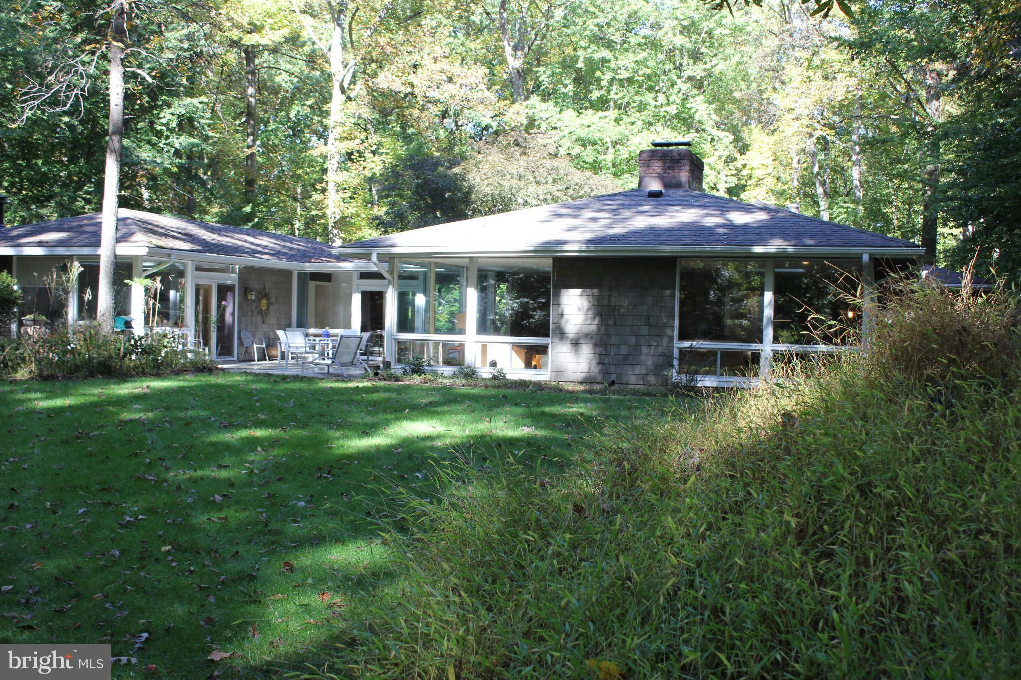 10212 Lloyd Road Potomac, MD 20854 - Photo 22 of 27 Exterior (Rear)