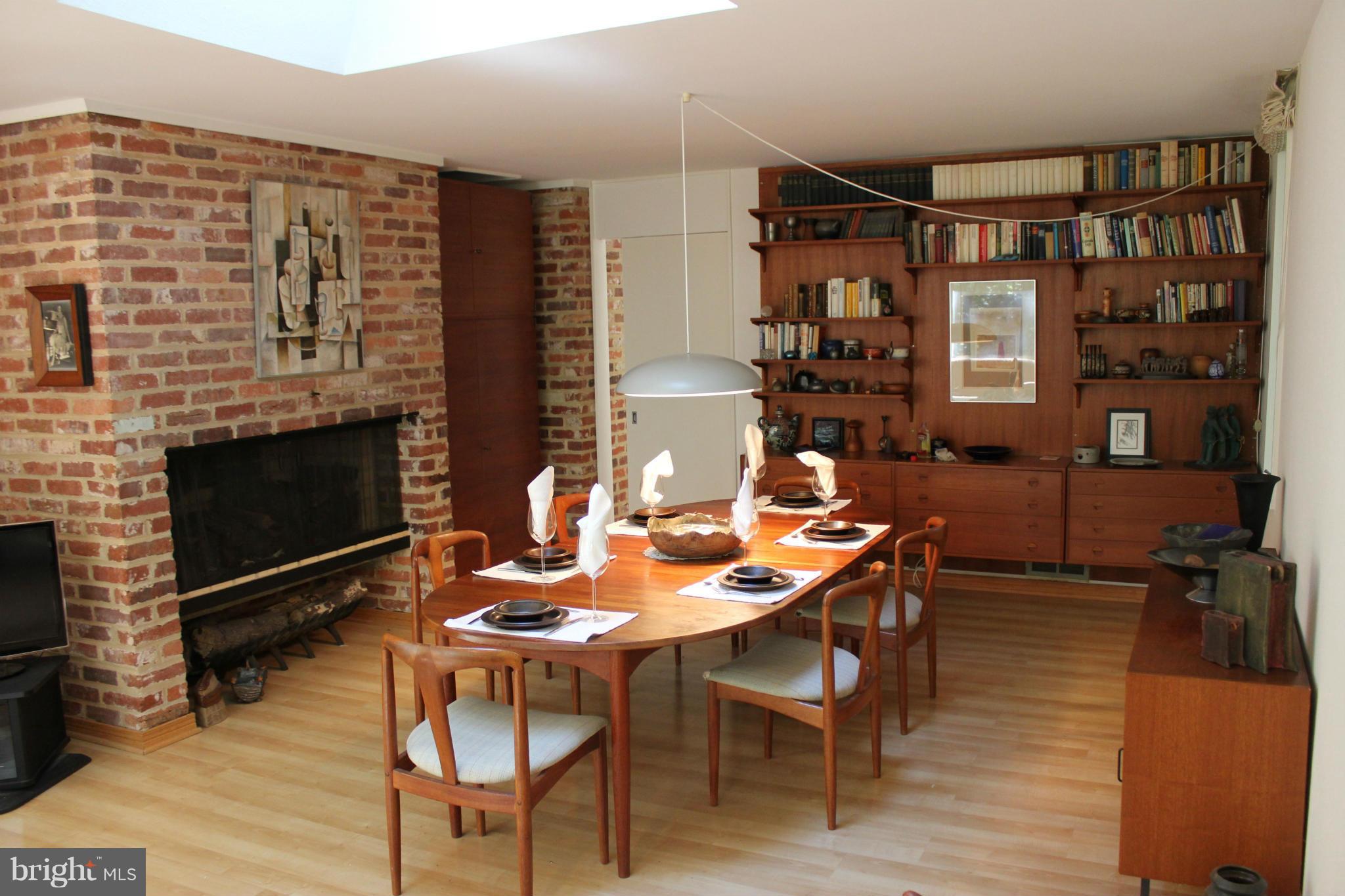 10212 Lloyd Road Potomac, MD 20854 - Photo 9 of 27 Dining Room