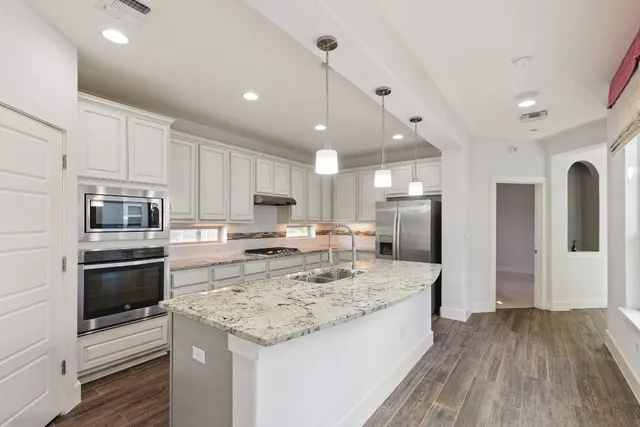 $2,500 | 6000 Baythorne Drive, Austin, TX 78747