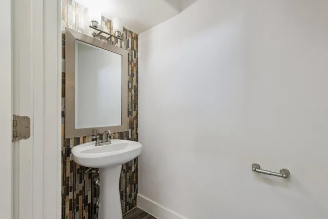 $2,500 | 6000 Baythorne Drive, Austin, TX 78747