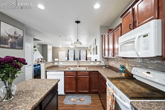 6382 Pilgrimage Road Colorado Springs, CO 80925 - Photo 14 of 32 Kitchen