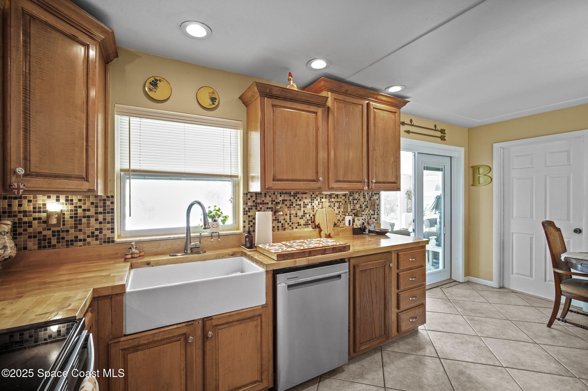 663 Bermuda Road Cocoa Beach, FL 32931 - Photo 45 of 51 9-web-or-mls-BERMUDA_KITCHEN6