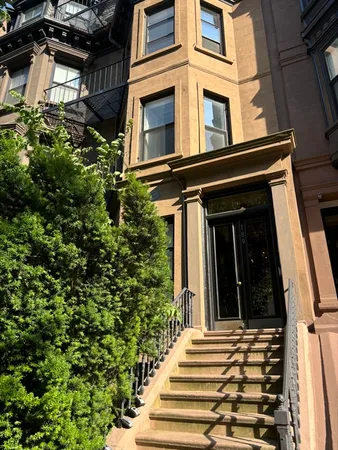 $2,950 | 189 Beacon Street, Unit 4, Boston, MA 02116