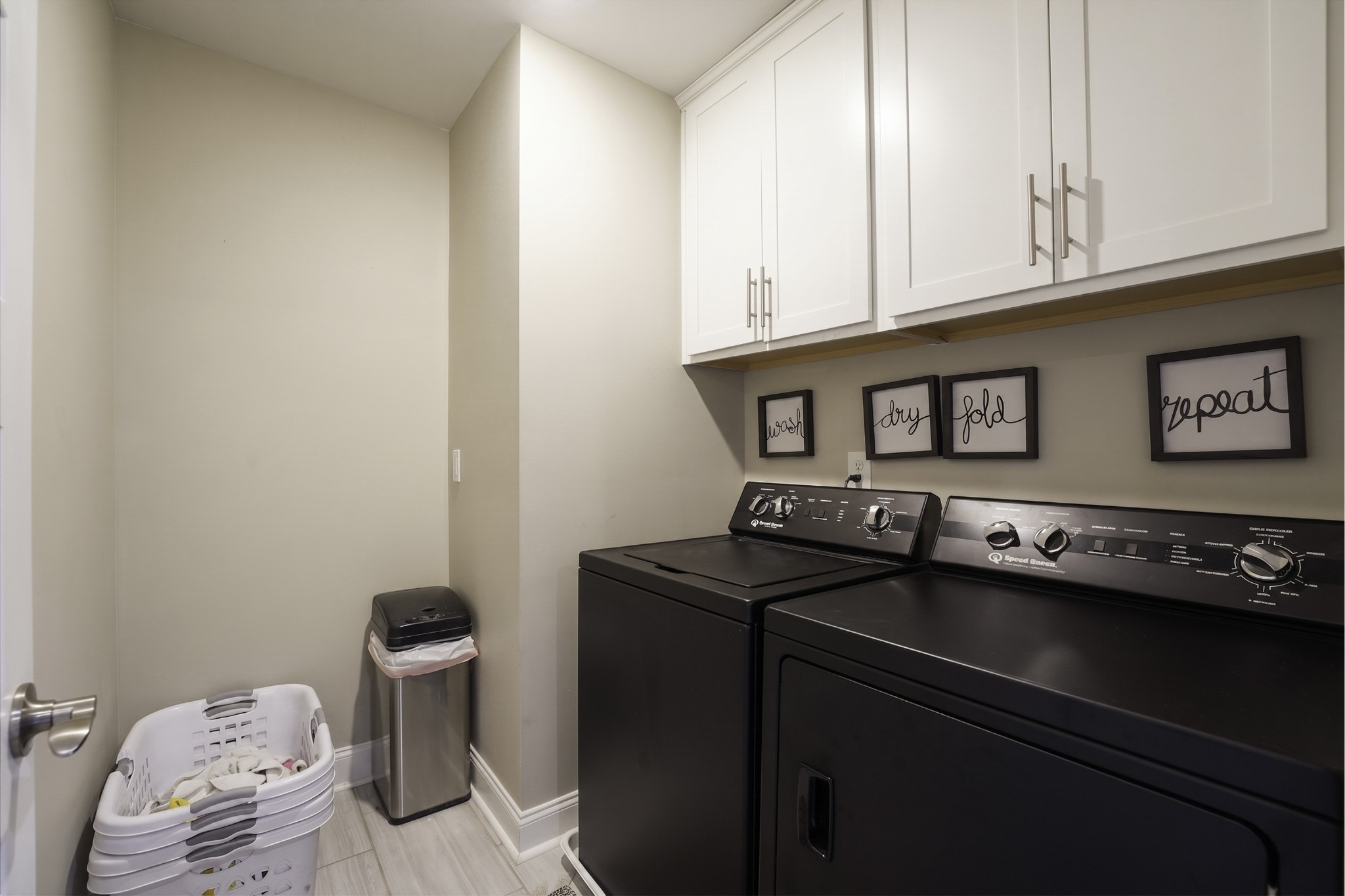 806 Chalkstone Ln Mount Mount Juliet, TN 37122 - Photo 19 of 65 a utility room with dryer and washer