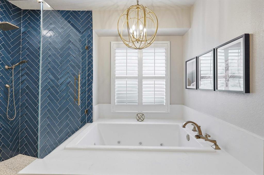 944 Spring Creek Drive Grapevine, TX 76051 - Photo 24 of 37 This Bathroom Puts on the Ritz