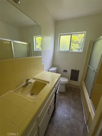 $1,995 | 3204 2nd Street, Long Beach, CA 90803