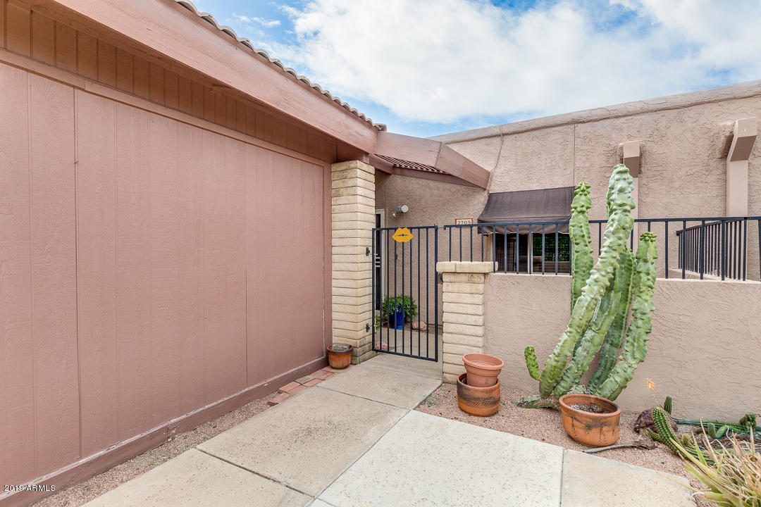 2705 East Cactus Road Phoenix, AZ 85028 - Photo 4 of 37 04-Cactus