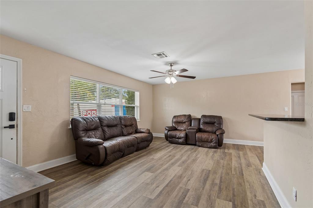 5501 82nd Avenue North Pinellas Park, FL 33781 - Photo 6 of 42