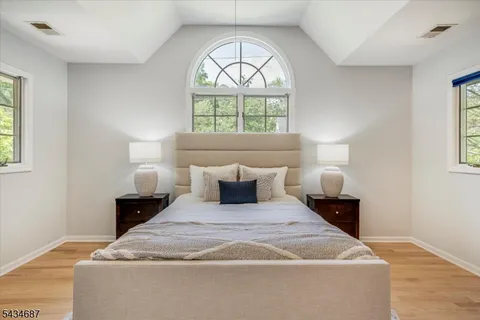 $864,999 | 48 Rainbow Trail, Mountain Lakes, NJ 07046
