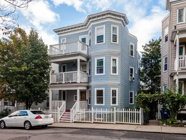 $2,900 | 52 Percival Street, Unit 3, Boston, MA 02122