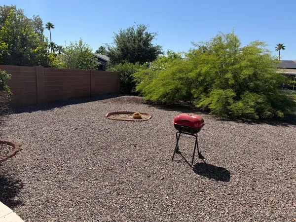 $1,800 | 9209 West Glen Oaks Circle North, Sun City, AZ 85351