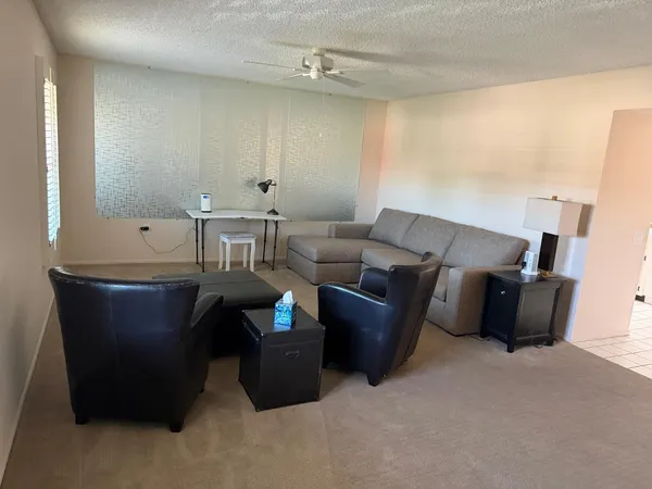 $1,800 | 9209 West Glen Oaks Circle North, Sun City, AZ 85351