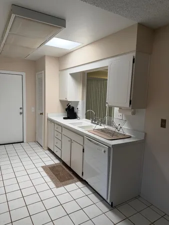 $1,800 | 9209 West Glen Oaks Circle North, Sun City, AZ 85351