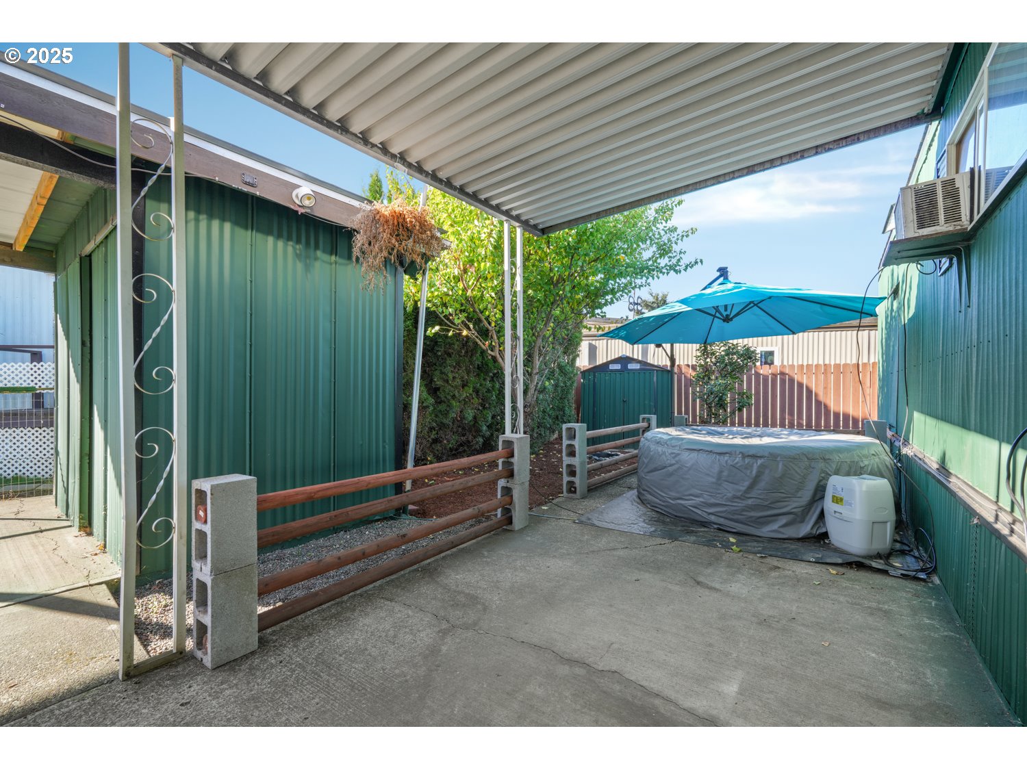 5355 River Road North, Unit 85 Keizer, OR 97303 - Photo 21 of 25 a backyard of a house with outdoor seating