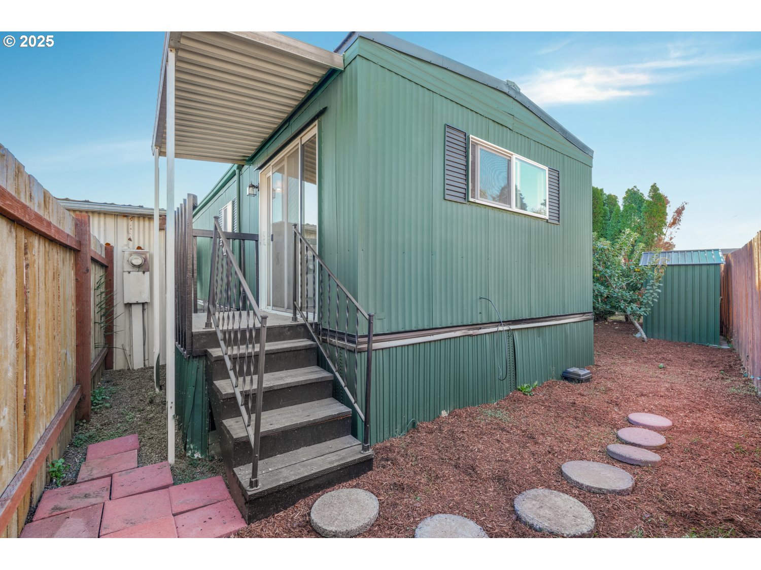 5355 River Road North, Unit 85 Keizer, OR 97303 - Photo 24 of 25 a view of entryway with wooden floor