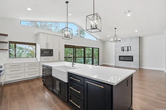 $829,000 | 29307 Grand Coteau Drive, Boerne, TX 78015