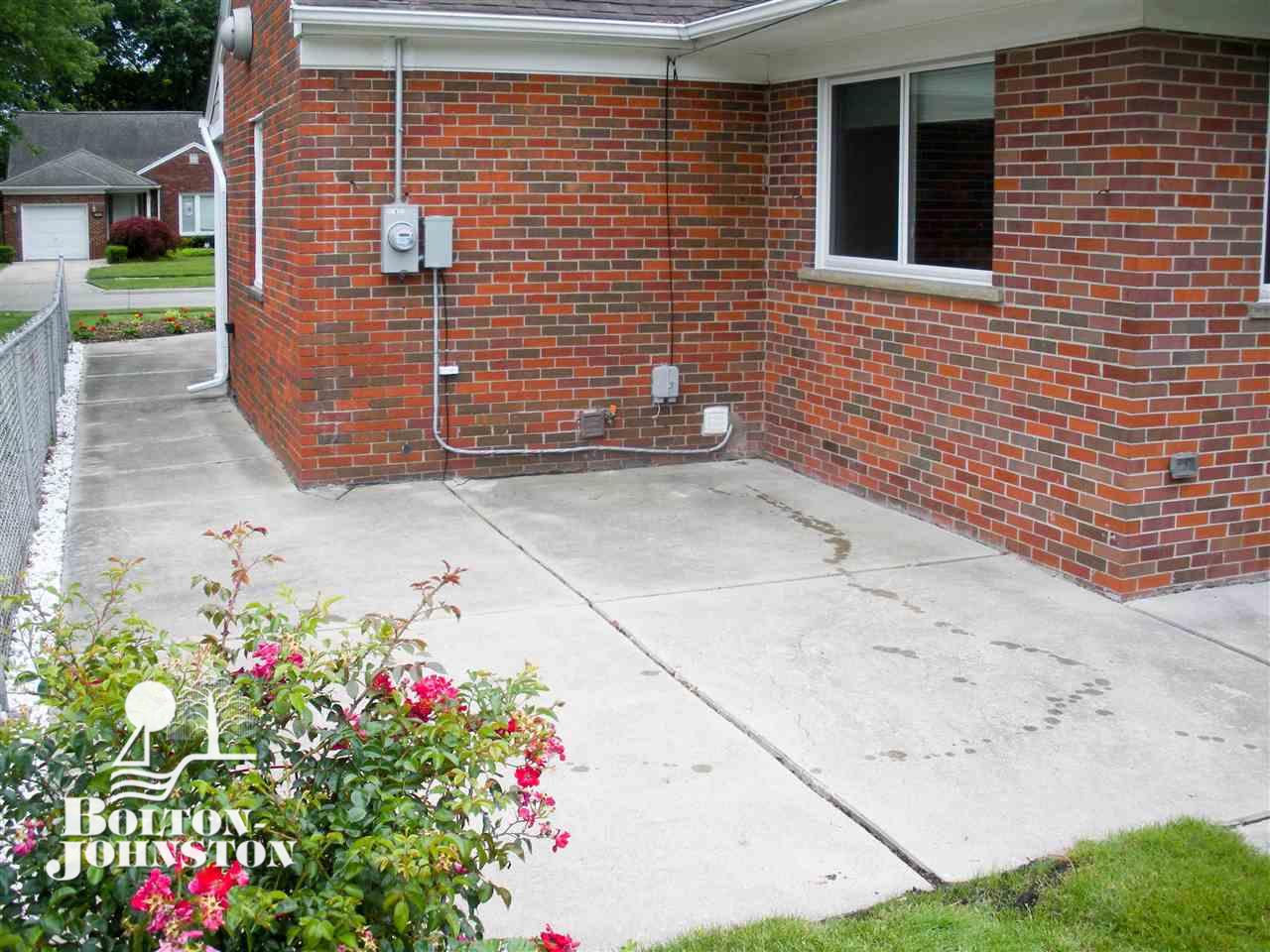 1450 Torrey Road Grosse Pointe, MI 48236 - Photo 25 of 30 Patio
