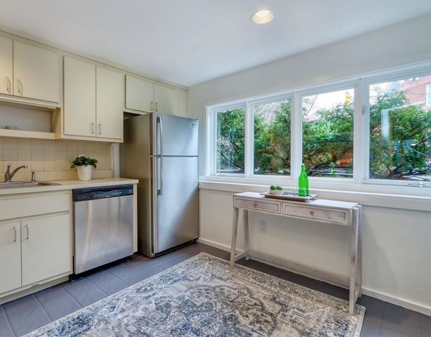 $861,000 | 6 Sherman Street, Unit 6A, Cambridge, MA 02138