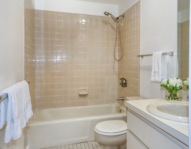 $861,000 | 6 Sherman Street, Unit 6A, Cambridge, MA 02138