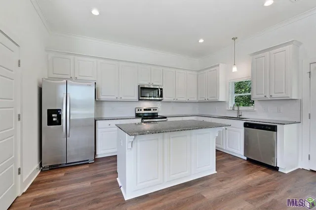 $2,600 | 5832 Lake Shelf Drive, Baton Rouge, LA 70820