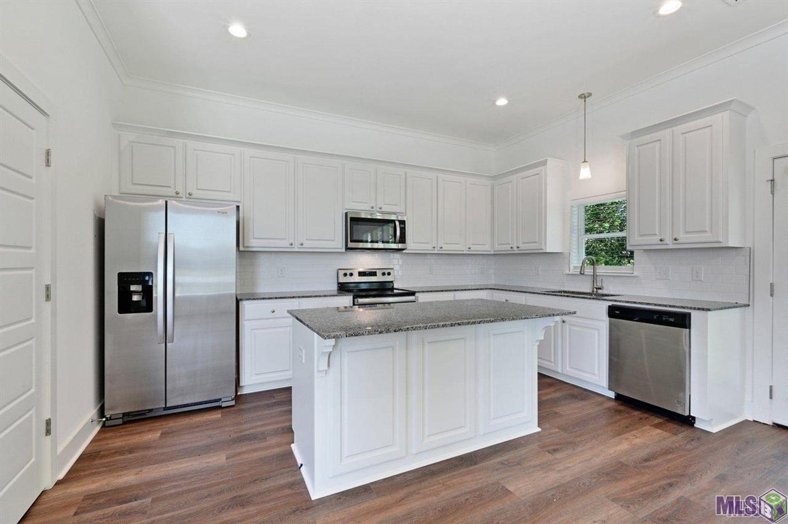 5832 Lake Shelf Drive Baton Rouge, LA 70820 - Photo 2 of 15