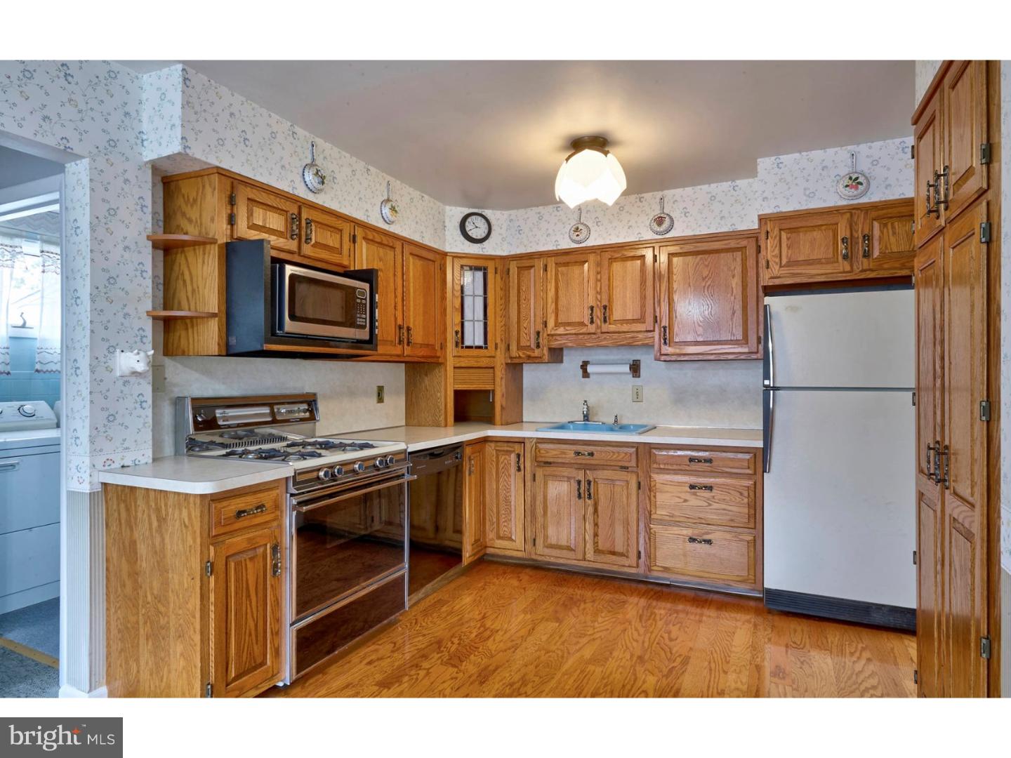 8 North Warwick Road Somerdale, NJ 08083 - Photo 3 of 25 Kitchen