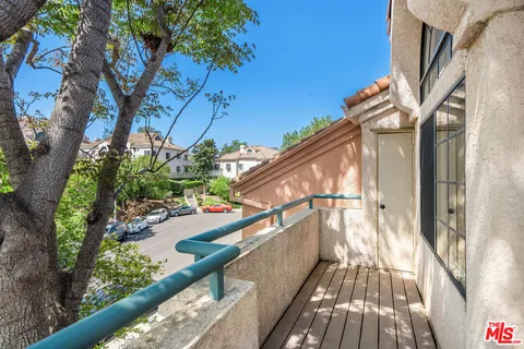 $460,000 | 18129 Erik Court, Unit 328, Canyon Country, CA 91387