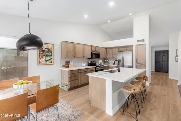 $3,200 | 7415 West Crest Lane, Glendale, AZ 85310