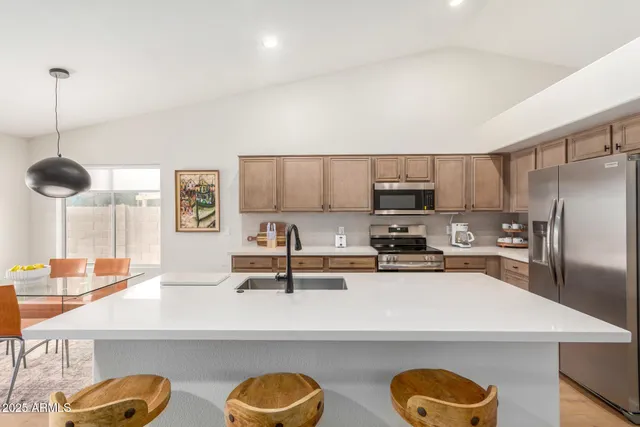 $3,200 | 7415 West Crest Lane, Glendale, AZ 85310