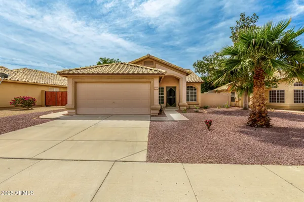 $3,200 | 7415 West Crest Lane, Glendale, AZ 85310