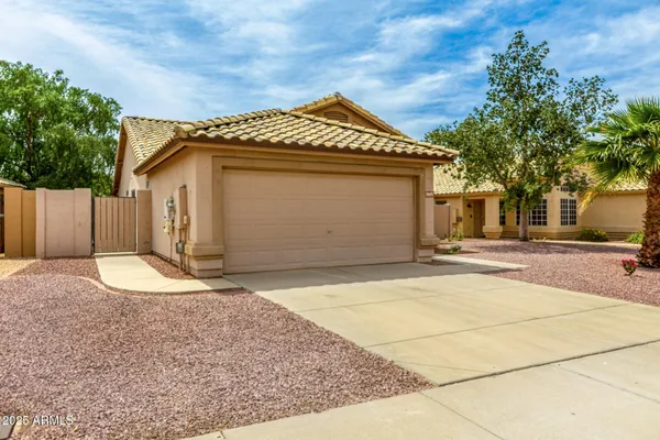 $3,200 | 7415 West Crest Lane, Glendale, AZ 85310