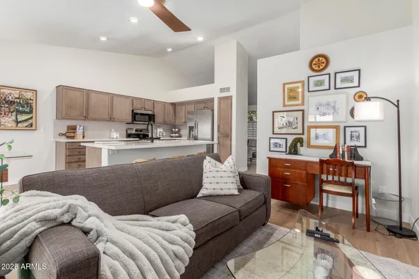 $3,200 | 7415 West Crest Lane, Glendale, AZ 85310