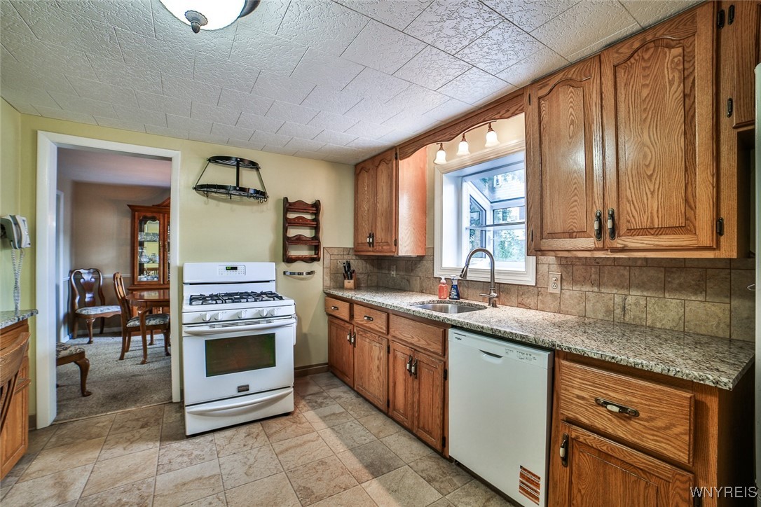 46 Fries Road Tonawanda, NY 14150 - Photo 13 of 32