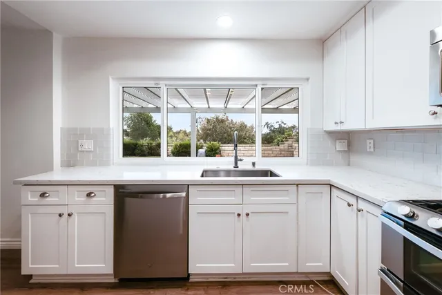 $5,000 | 23941 Vía Navarra, Mission Viejo, CA 92691