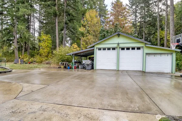 a view of outdoor space yard and patio