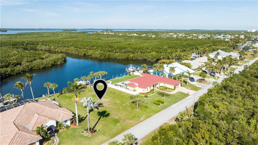 83 Queens Road Hutchinson Island, FL 34949 - Photo 12 of 36 12