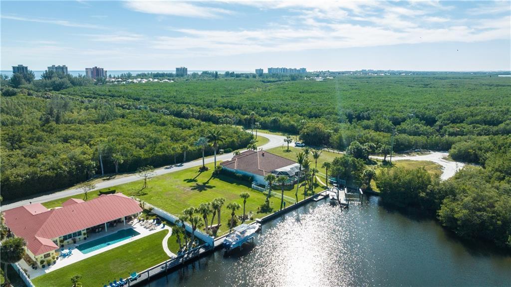 83 Queens Road Hutchinson Island, FL 34949 - Photo 17 of 36 17