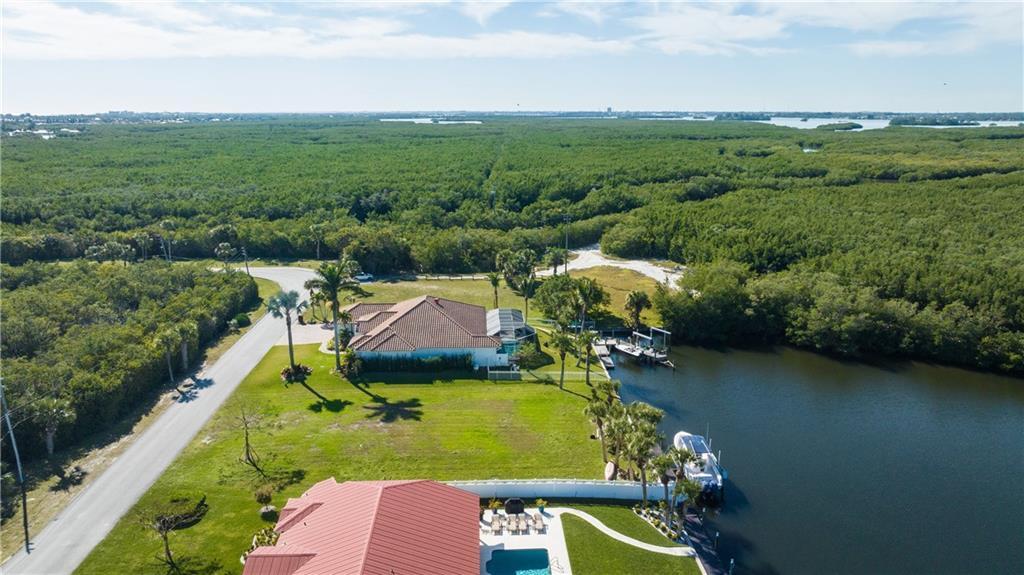 83 Queens Road Hutchinson Island, FL 34949 - Photo 18 of 36 18