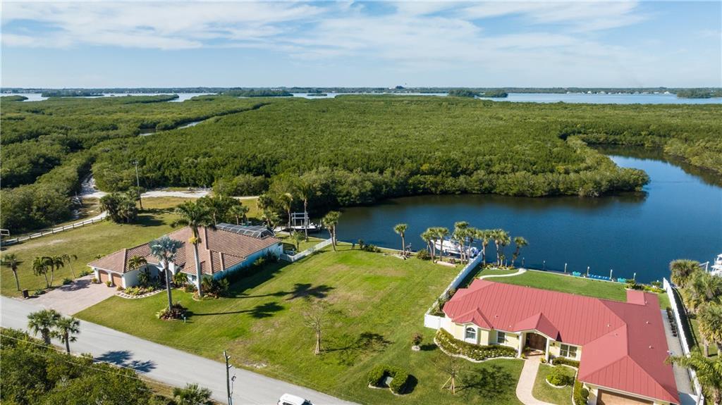 83 Queens Road Hutchinson Island, FL 34949 - Photo 19 of 36 19