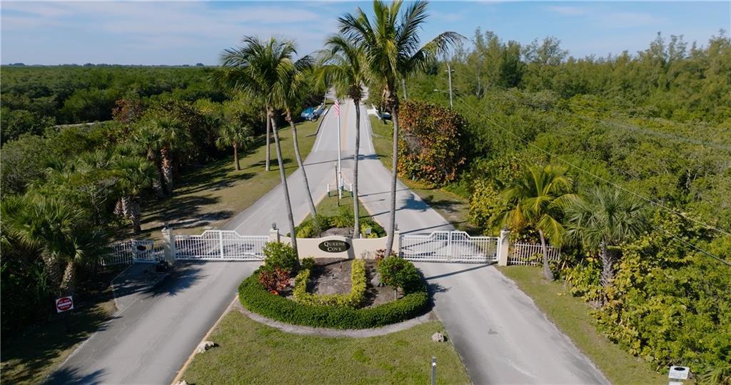 83 Queens Road Hutchinson Island, FL 34949 - Photo 27 of 36 27