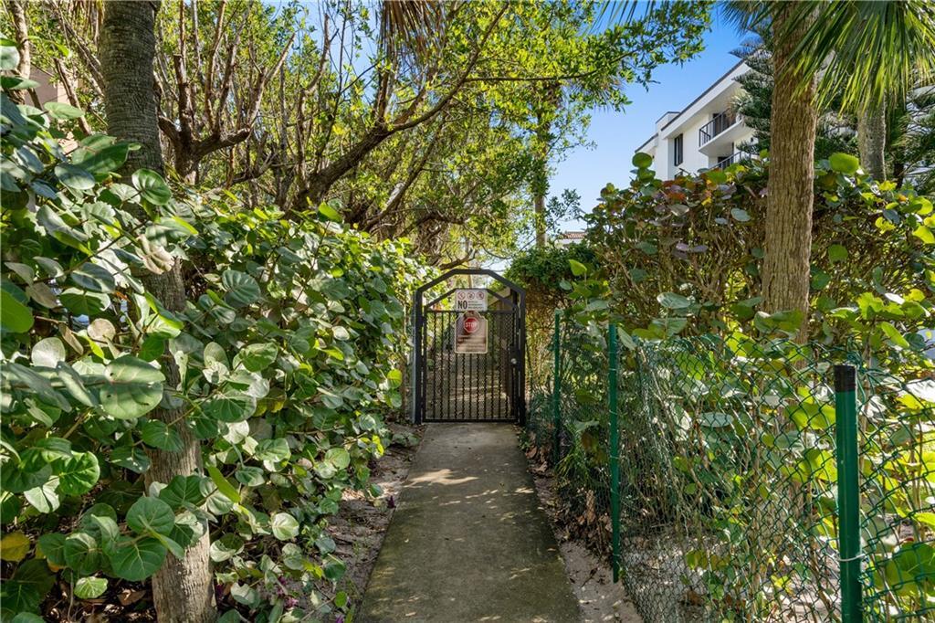 83 Queens Road Hutchinson Island, FL 34949 - Photo 32 of 36 32