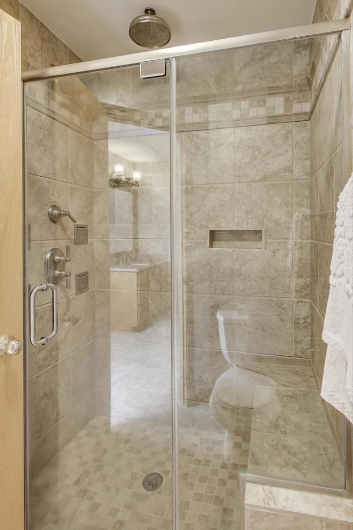 8720 Galleria Court Spring Grove, IL 60081 - Photo 19 of 36