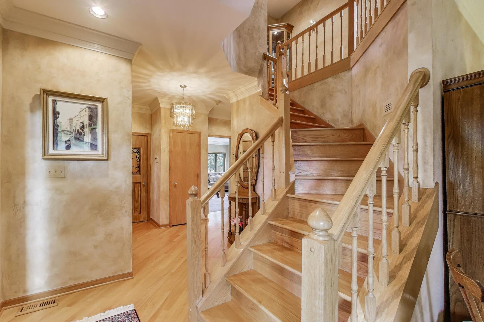 8720 Galleria Court Spring Grove, IL 60081 - Photo 4 of 36