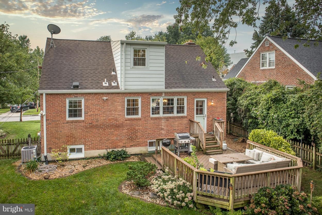 522 Windwood Road Baltimore, MD 21212 - Photo 3 of 46