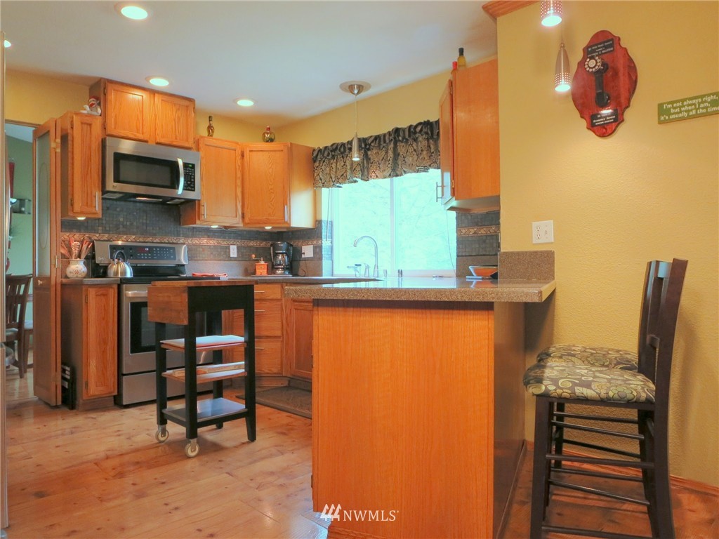 18428 Albany Street Southwest Rochester, WA 98579 - Photo 12 of 25