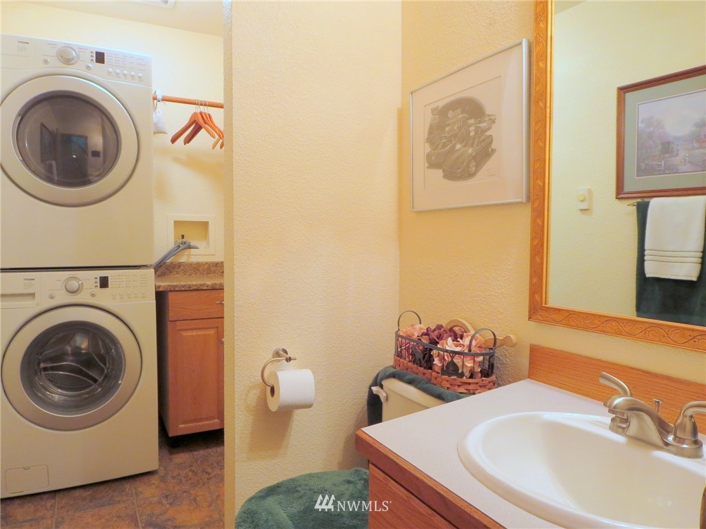 18428 Albany Street Southwest Rochester, WA 98579 - Photo 14 of 25